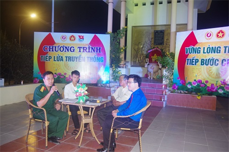 Ban CHQS huyện Hàm Thuận Nam, tỉnh Bình Thuận phối hợp tổ chức Chương trình “Tiếp lửa truyền thống”