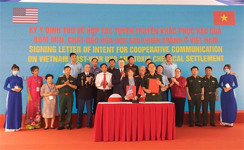 Đẩy mạnh khắc phục hậu quả bom mìn, chất độc hóa học sau chiến tranh