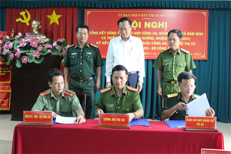 Thị xã Bến Cát, tỉnh Bình Dương: Lực lượng công an và quân sự phối hợp bảo đảm an ninh trật tự