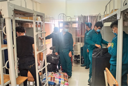 LLVT Quận 7 tham gia chuẩn bị khu cách ly phòng, chống dịch