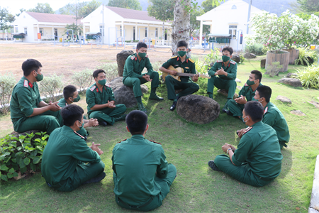 Giúp chiến sĩ mới yên tâm rèn luyện