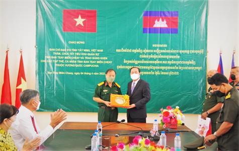 Ban Chỉ đạo 515 tỉnh Tây Ninh làm việc tại Campuchia