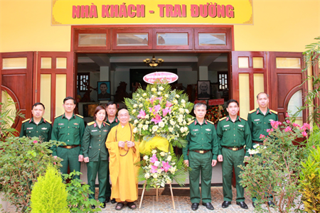 Bộ CHQS tỉnh Lâm Đồng chúc mừng Đại lễ Phật đản năm 2022