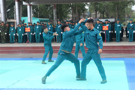 Thị xã Tân Uyên, tỉnh Bình Dương sơ kết 3 năm thực hiện mô hình “Cán bộ, đảng viên dìu dắt quần chúng và cấp dưới”