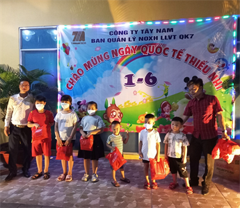 ​Công ty Tây Nam tặng quà các cháu thiếu nhi nhân ngày 1/6