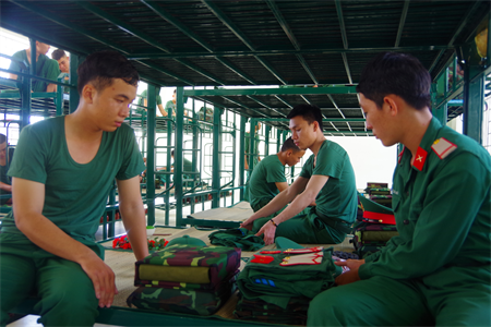 Tiểu đội trưởng – người "đưa đò" chiến sĩ mới