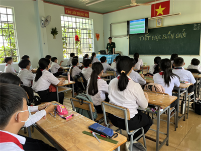 Tiết học “đặc biệt” nơi biên giới