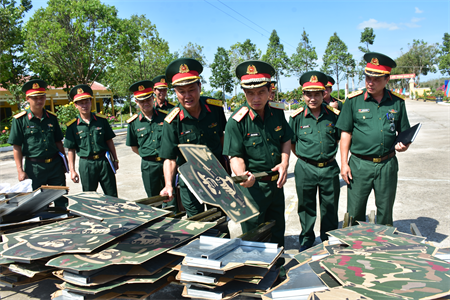 Thiếu tướng Đặng Văn Hùng kiểm tra công tác chuẩn bị tiếp nhận, huấn luyện chiến sĩ mới năm 2023