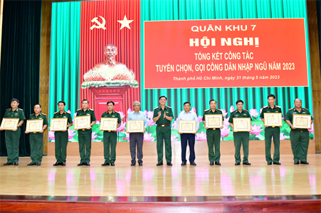 Quân khu 7 tổng kết công tác tuyển chọn, gọi công dân nhập ngũ năm 2023