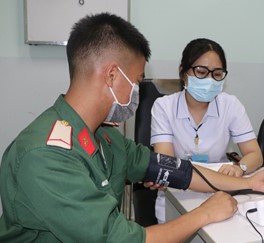 Mức hưởng bảo hiểm y tế khi quân nhân đi khám bệnh, chữa bệnh theo đúng quy định