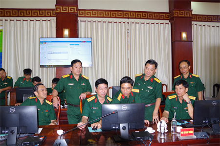 Thiếu tá QNCN Đinh Quốc Hoàn: Đổi mới, sáng tạo, nâng cao hiệu quả công tác văn phòng