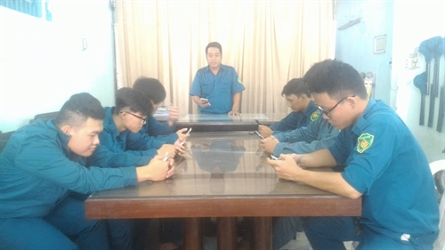 Lực lượng vũ trang Phường 1, Quận 3, thành phố Hồ Chí Minh: Nhắn tin ủng hộ “Vườn rau Trường Sa”