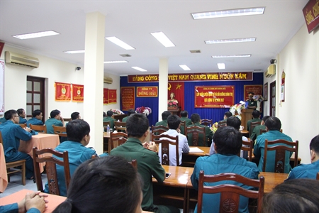 Công ty Đông Hải tổ chức huấn luyện quân sự cho lực lượng tự vệ.