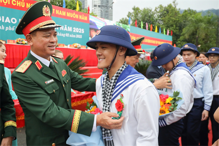 Xây dựng bản lĩnh, lý tưởng cho thanh niên sẵn sàng nhập ngũ bảo vệ Tổ quốc

Bài 2: Những yếu tố tác động và yêu cầu để thanh niên tự giác thực hiện nghĩa vụ quân sự