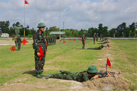 Trường sĩ quan Lục quân 2 khảo sát, nắm chất lượng học viên thực tập tại Sư đoàn 5