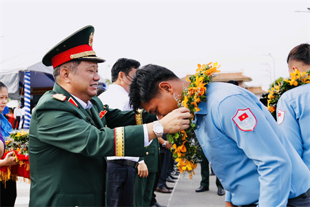 Long An đón 106 hài cốt liệt sĩ quân tình nguyện Việt Nam hy sinh tại Campuchia về nước