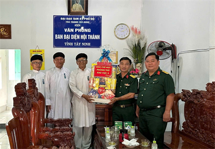 Ban Chỉ huy Phòng thủ khu vực 3, Bộ Chỉ huy Quân sự tỉnh Tây Ninh thăm, tặng quà các tổ chức tôn giáo