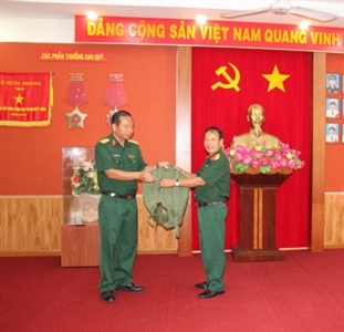 Bàn giao nhà truyền thống cho Sư đoàn 317
