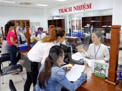 Đưa Nghị quyết Đại hội XII của Đảng vào cuộc sống
Loại dần thủ tục hành dân