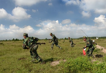 Quân trong dân vào trận đánh