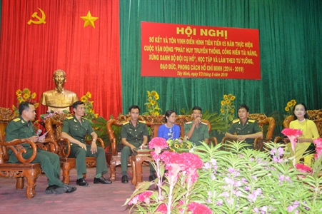 Trung đoàn 5 tôn vinh điển hình tiên tiến giai đoạn 2014-2019