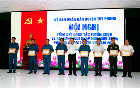 Huyện Tuy Phong tổng kết công tác tuyển quân năm 2024