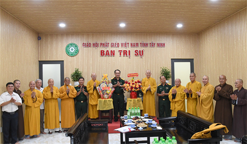 Bộ CHQS tỉnh Tây Ninh thăm, chúc mừng Ban Trị sự Giáo hội Phật giáo Việt Nam tỉnh Tây Ninh