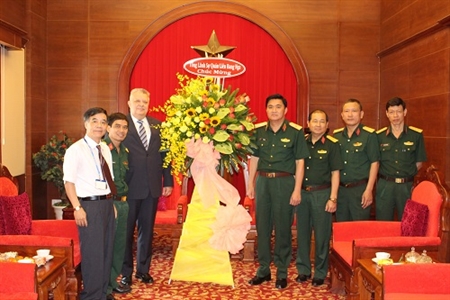 Tổng lãnh sự Liên bang Nga tại TP.HCM chúc Tết Quân khu 7