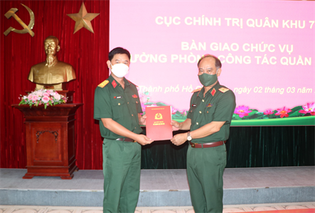 Bàn giao chức vụ Trưởng Phòng công tác quần chúng