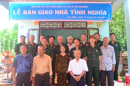 Ban liên lạc Cựu chiến binh Trung đoàn 174 trao nhà tình nghĩa tại tỉnh Bình Phước